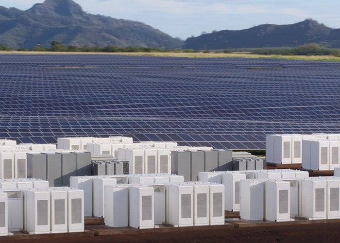 باتری در نیروگاه های خورشیدی