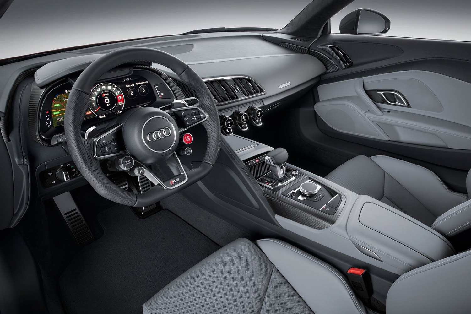 مشخصات و قیمت آئودی R8 V10 Plus مدل 2018 - زومیت