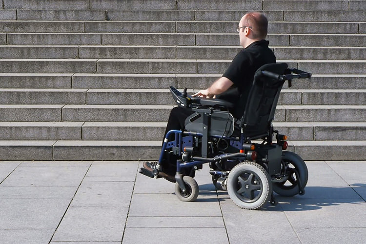 راهکارهای مناسب سازی شهرهای هوشمند برای معلولین