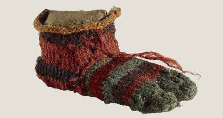 جوراب ۱۷۰۰ ساله‌ای که پوشاک مُد آن زمان مصر باستان را نشان می‌دهد