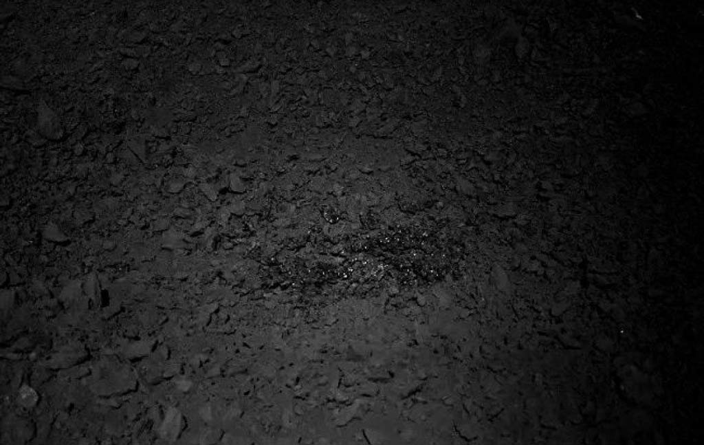 تصاویر جدید ماه‌نورد یوتو ۲ از ماده‌ی مرموز ژله‌مانند ماه