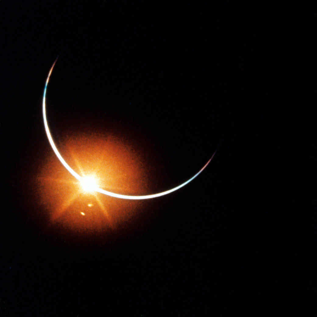 عکس زیبای فضانوردان آپولو ۱۲ از خورشیدگرفتگی