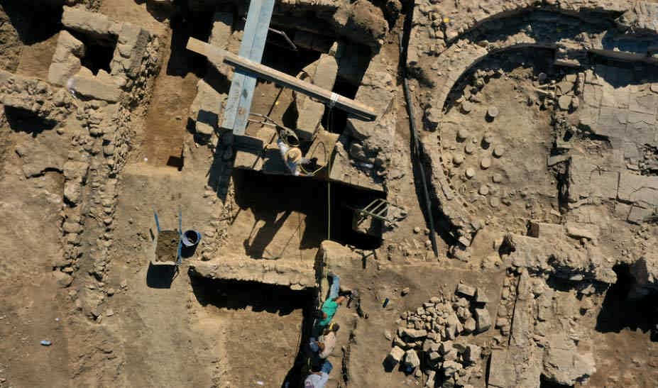 کشف حمام‌های باستانی در شهر گمشده تینیا