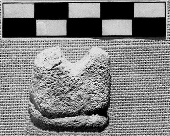 مهره‌ای که در ویرانه‌های بنای تاریخی در شهر حمیمه اردن کشف شده است