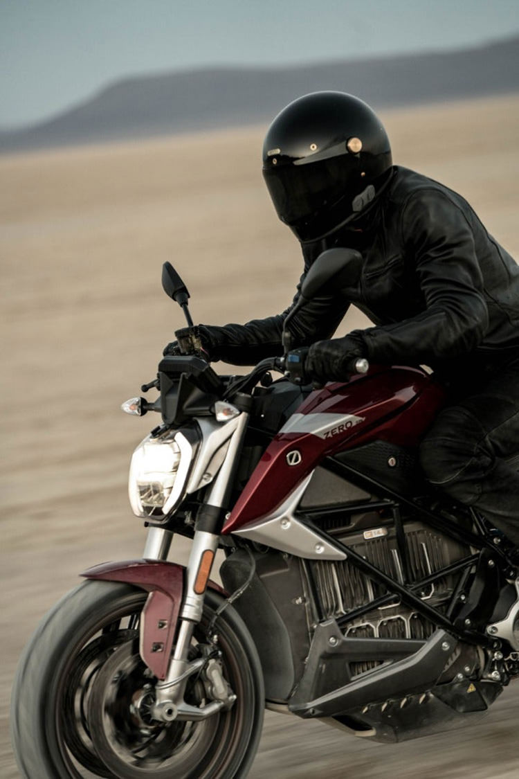 Zero SR/F electric motorcycle / موتورسیکلت برقی زیرو