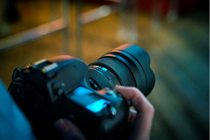 okina opera 16-28mm f/2.8 FF lens