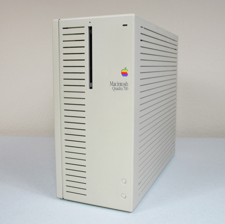 مکینتاش Macintosh Quadra 700