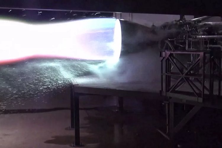 اسپیس ایکس آزمایش موتورهای جدید رپتور برای راکت استارشیپ انجام داد