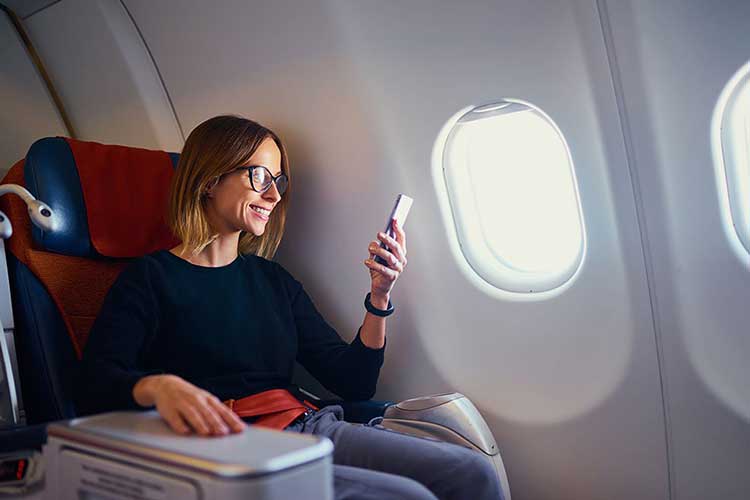 آیا در هواپیما موبایل باید در حالت پرواز باشد؟