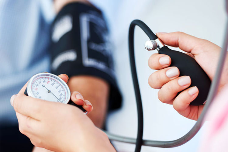 زنان فشار خون بالا را بهتر از مردها کنترل می‌کنند