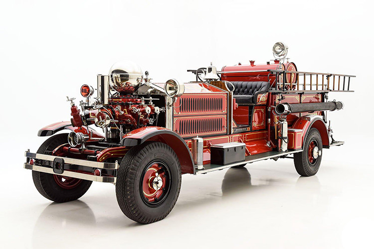 با کامیون آتش‌نشانی کلاسیک Ahrens-Fox N-S-4 آشنا شوید
