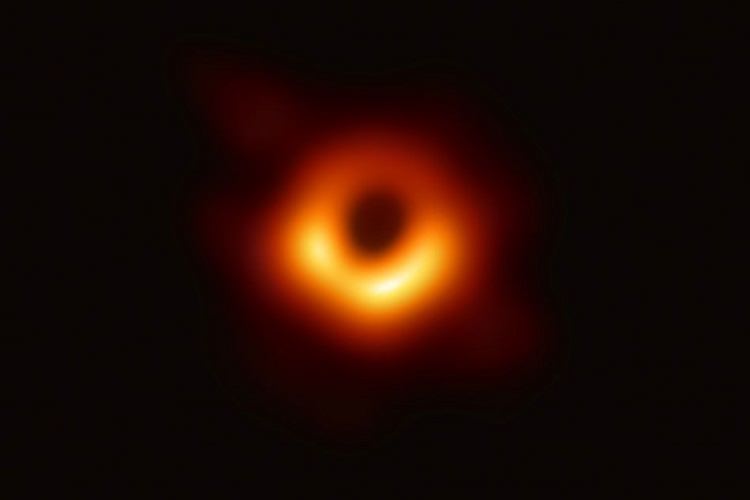 فصلی تازه در دنیای نجوم: نخستین تصویر از سیاه چاله منتشر شد
