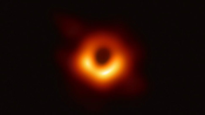 سیاهچاله M87