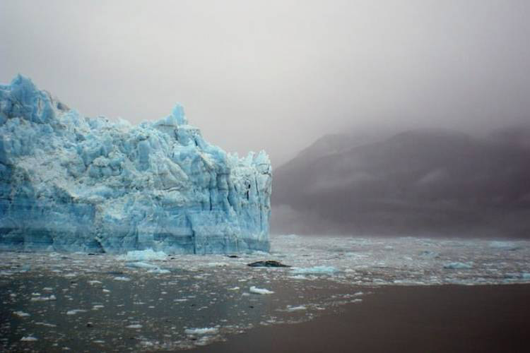 ذوب بی‌سابقه یخ‌های آلاسکا در میانه بهار و گرفتن جان مردم