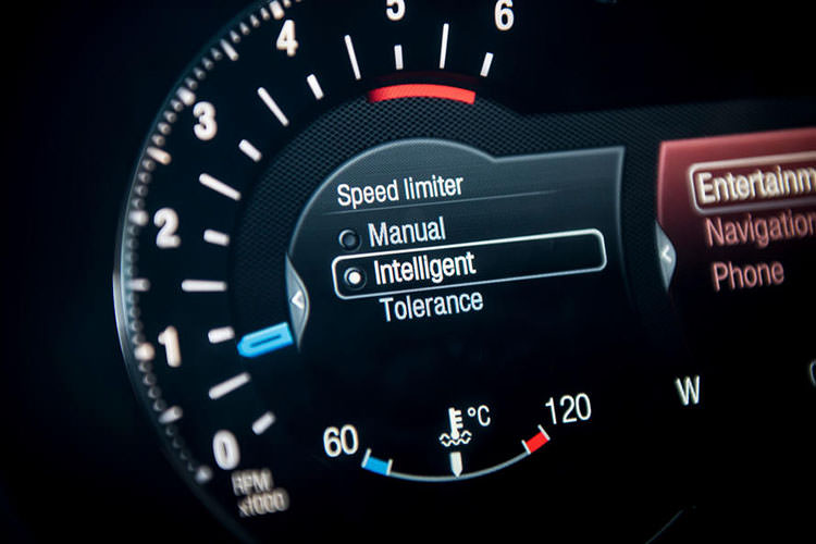 هر آنچه باید درباره سیستم دستیار هوشمند سرعت خودرو بدانید