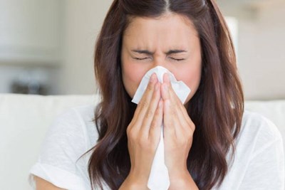 آیا نگهداشتن عطسه خطرناک است؟