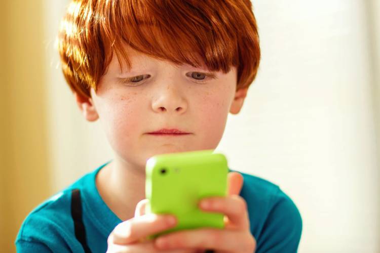 تلفن‌ همراه موجب ایجاد شاخ روی جمجمه کودکان نمی‌شود