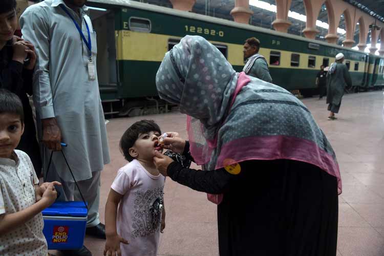 افزایش شمار مبتلایان به فلج اطفال در افغانستان و پاکستان