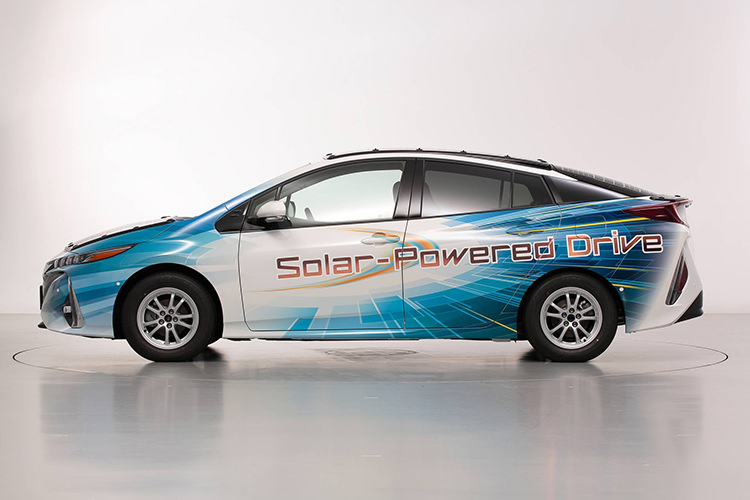 Toyota Prius Prime Solar hybrid car / مجهز به پنل‌ خورشیدی