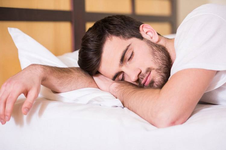 برای خواب بهتر، ۹۰ دقیقه پیش از رفتن به رختخواب دوش بگیرید