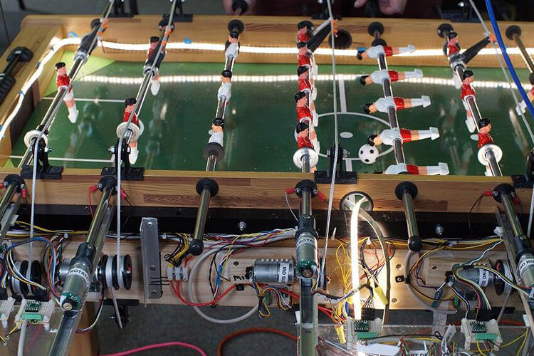 استفاده از تراشه Loihi اینتل برای ساخت فوتبال دستی براساس مهندسی نورومورفیک
