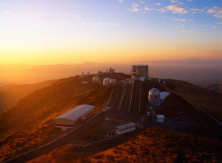 تلسکوپ ورشو واقع در ارتفاعات رشته‌ کوه‌های آند شیلی 