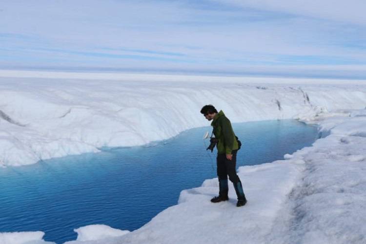 صفحه یخی گرینلند با سرعتی فراتر از انتظار در حال ذوب شدن است