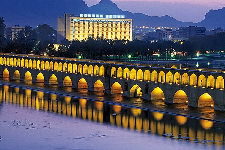 رزرو بهترین هتل‌های اصفهان با پرشین هتل