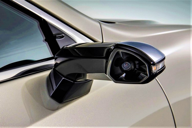 سازمان NHTSA آمریکا فناوری دوربین جانبی خودرو را آزمایش میکند