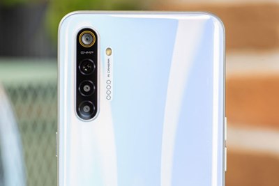 ریل می X2 نمایشگر Super AMOLED و حسگر اثر انگشت زیر نمایشگر خواهد داشت