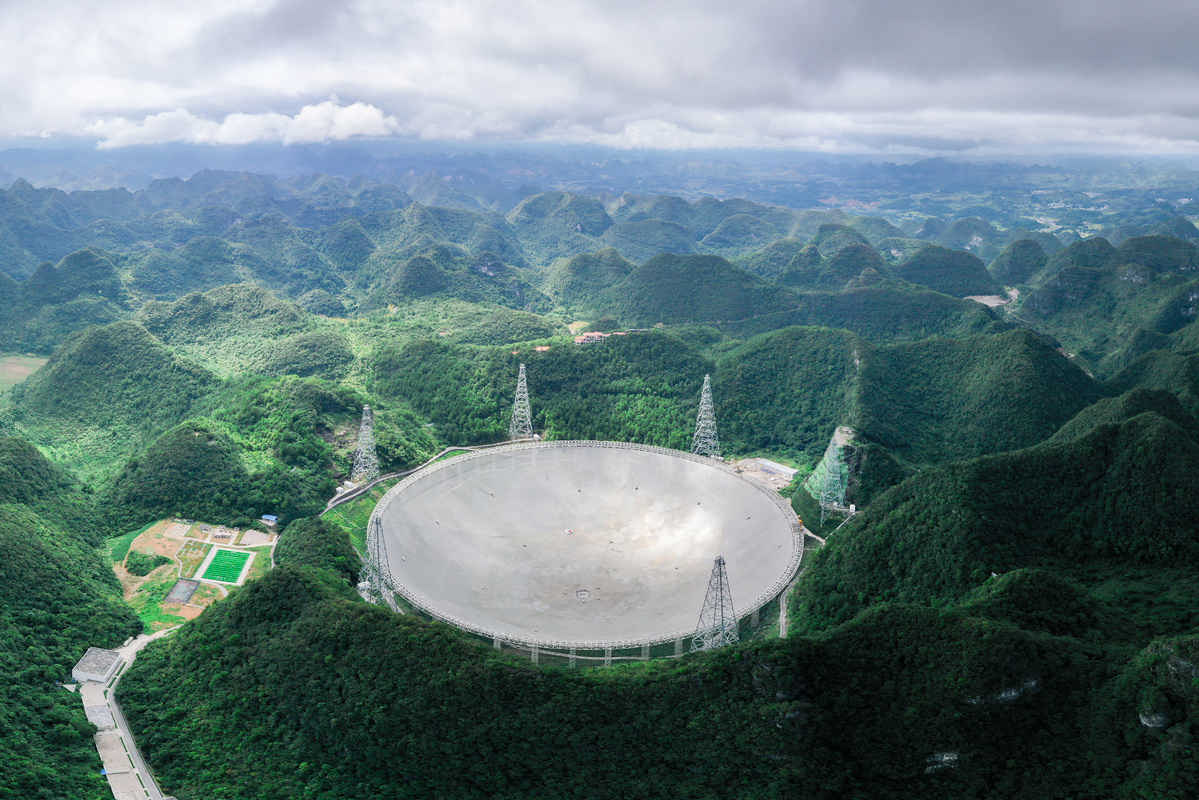 بزرگ‌ترین تلسکوپ جهان بیش از ۱۰۰ انفجار سریع رادیویی را کشف کرد