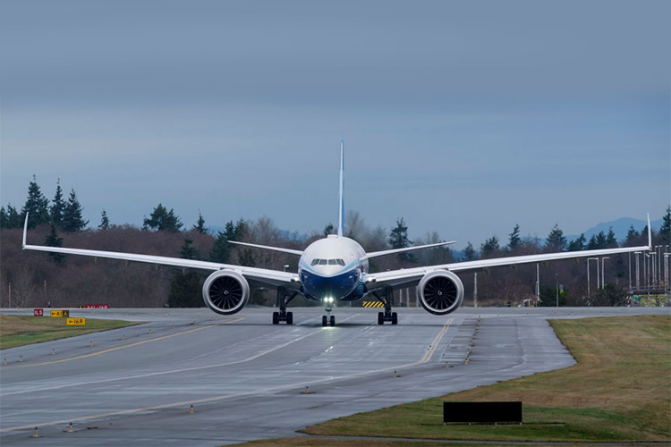 اولین پرواز هواپیمای غول پیکر بوئینگ 777X انجام شد