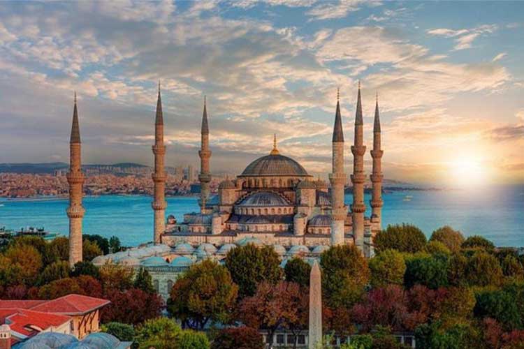 مرور ۱۳ جاذبه‌ گردشگری در استانبول با الی گشت