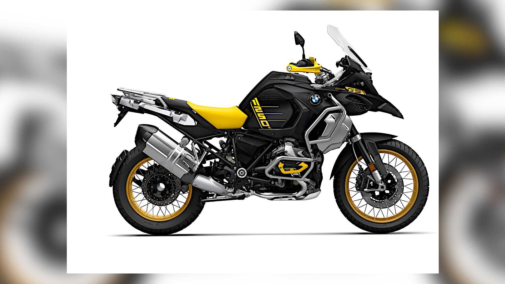 نمای کناری موتورسیکلت بی ام و / 2021 BMW R 1250 GS با رنگ زرد و سیاه