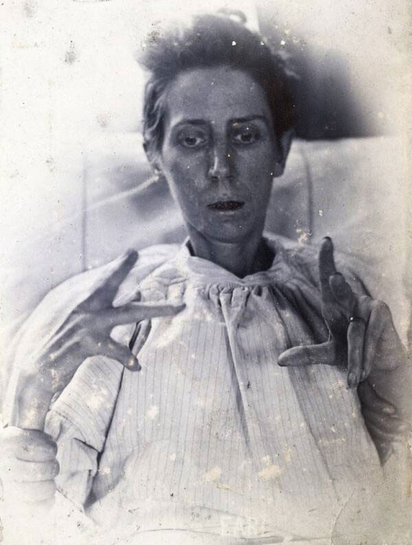 تمام بیمارانی که در آتش سوزی سال 1903 جان خود را از دست دادند؛ زن بودند
