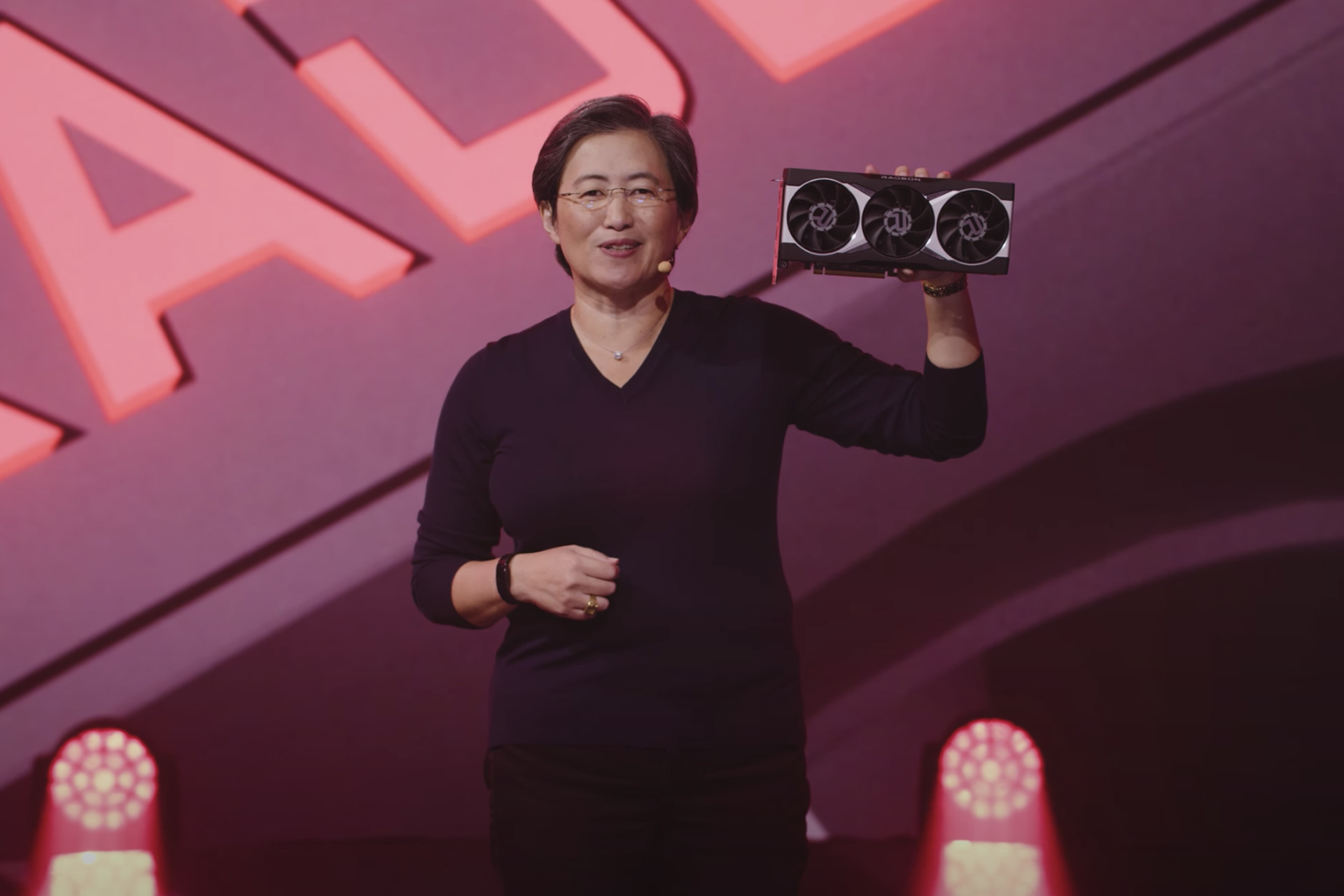 AMD در تلاش است از اتمام سریع موجودی