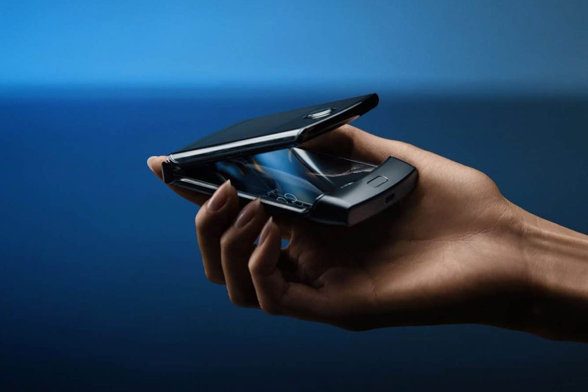 مقاومت درخورتوجه نمایشگر Moto Razr 5G موتورولا