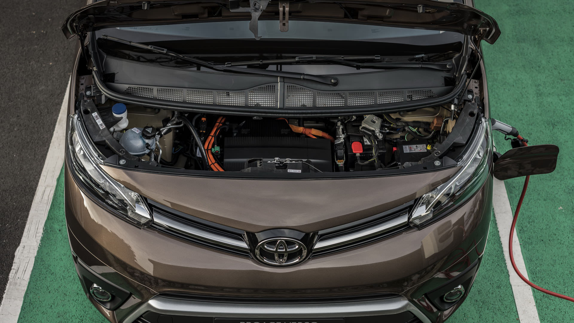 نمای سیستم محرکه ون الکتریکی تویوتا پروسه ورسو / 2021 Toyota Proace Verso 