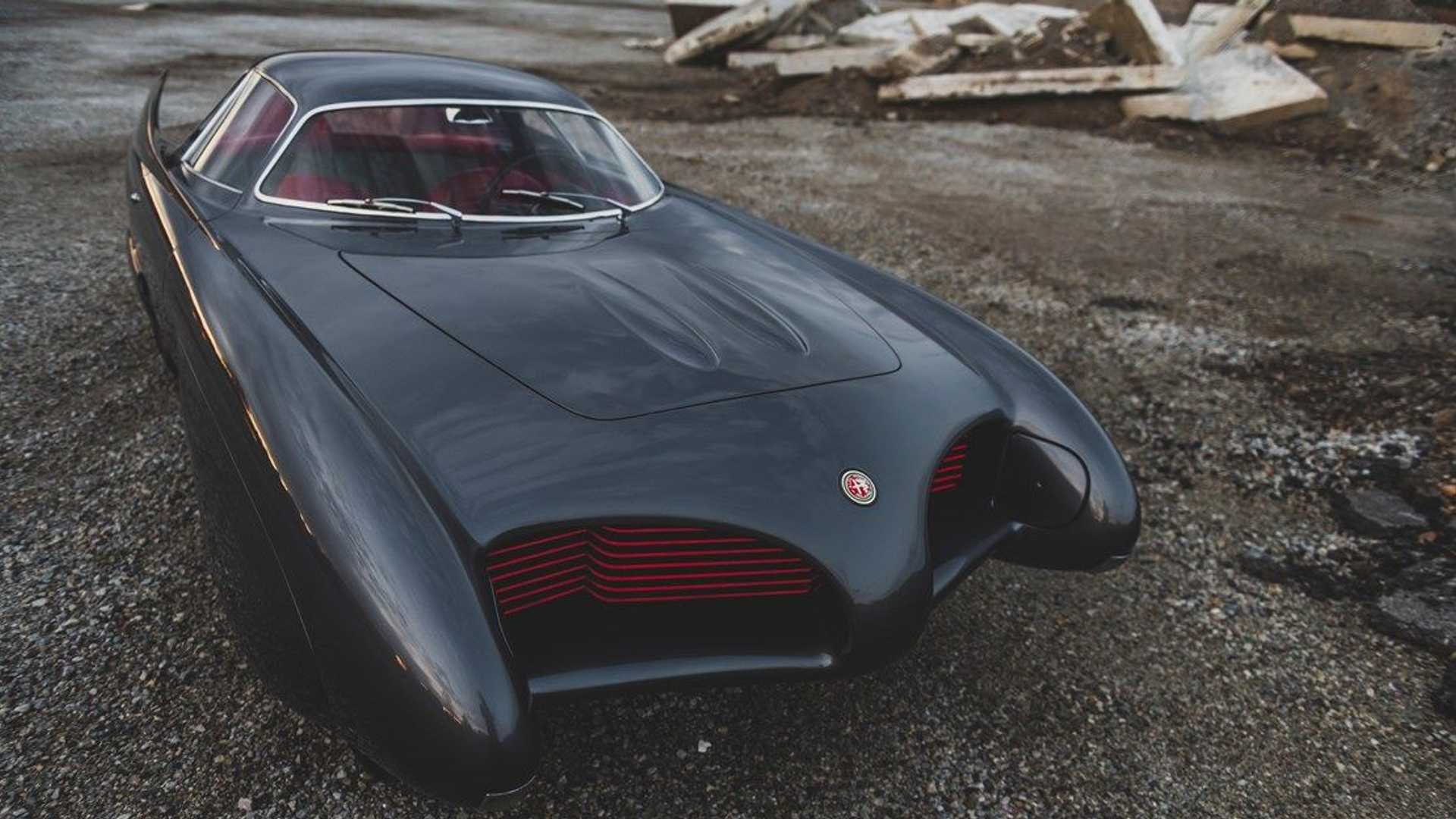 خودروی مفهومی آلفا رومئو / Alfa Romeo B.A.T. Concept Car با رنگ خاکستری