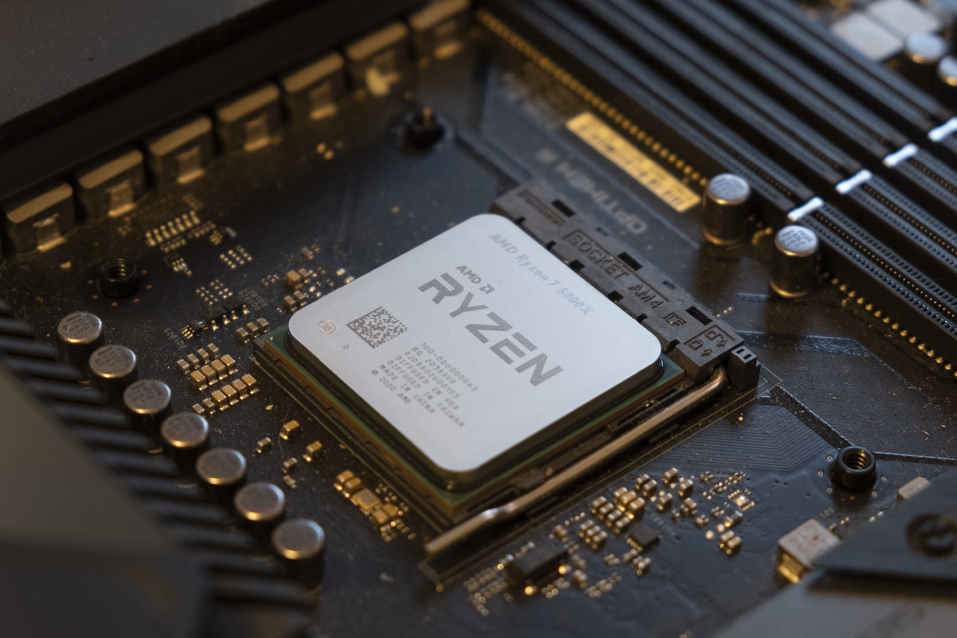 افزایش سهم AMD در بازار با وجود افت شدید فروش پردازنده‌های دسکتاپ