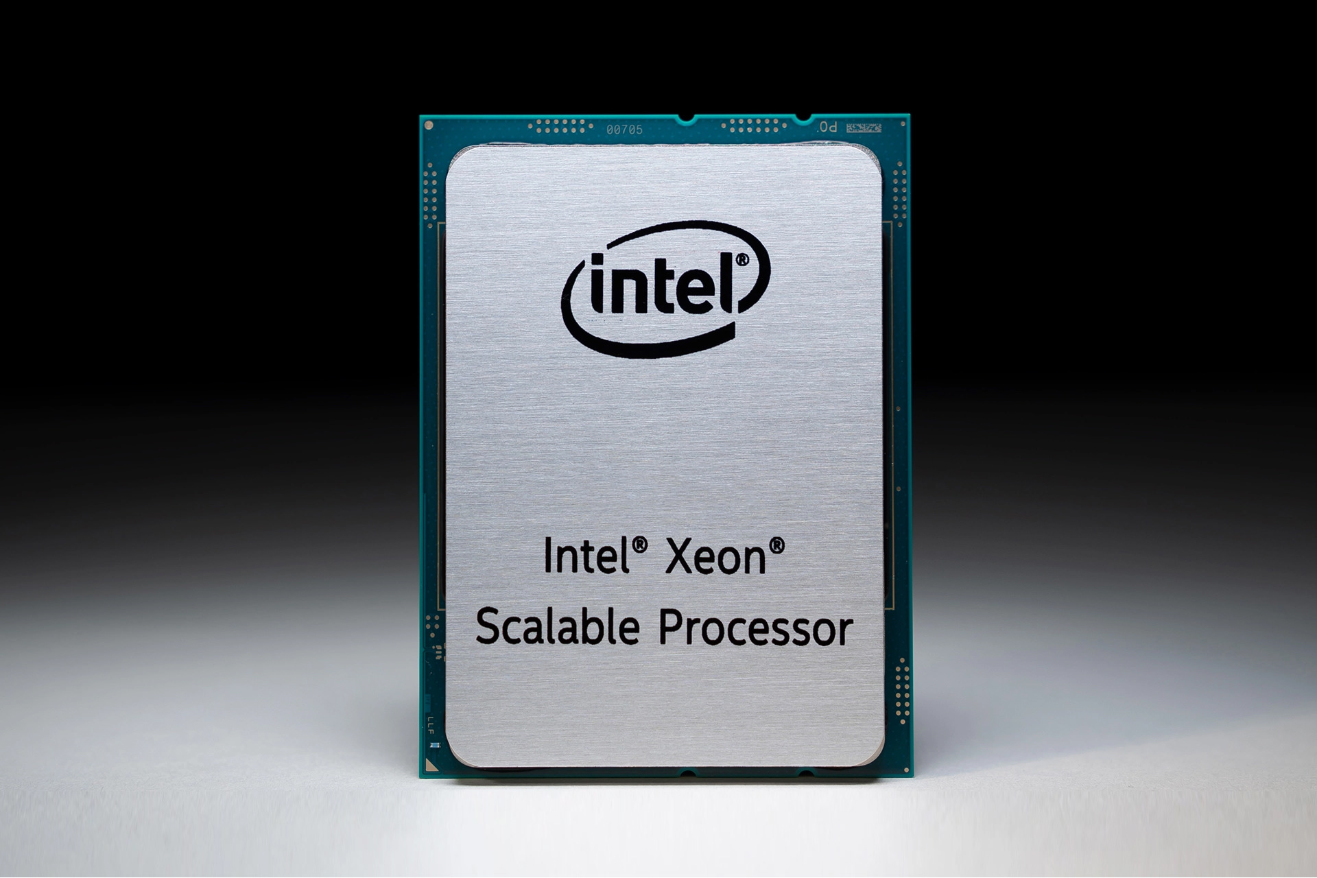 اینتل: ترکیب دو پردازنده ۳۲ هسته‌ای Ice Lake-SP قوی‌تر از دو پردازنده ۶۴ هسته‌ای AMD EPYC است