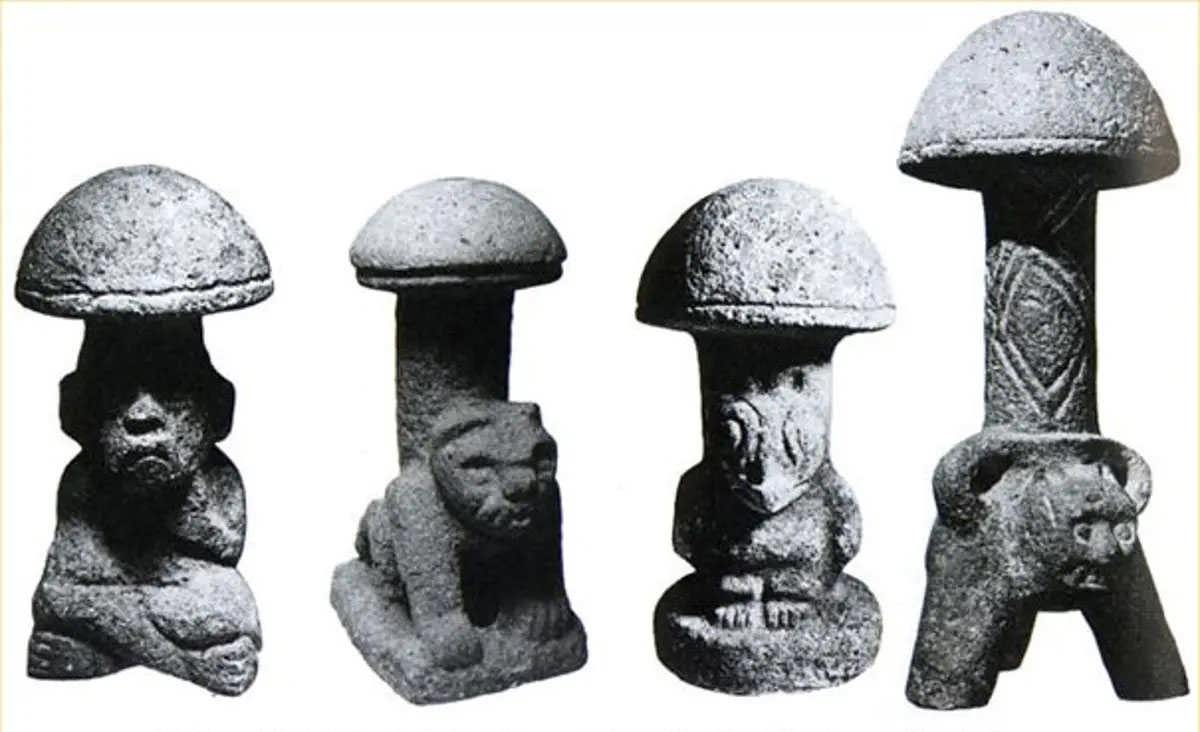 مجسمه‌های قارچی مایاهای باستان (قدمت از ۱۰۰۰ ق.م تا ۵۰۰ م.) 