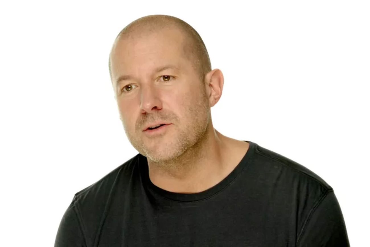شرکت طراحی جانی آیو چهار طراح نام‌آشنای اپل را استخدام کرده است