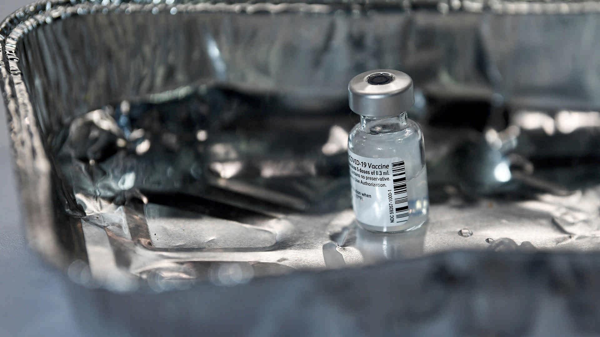 هشدار مقام‌های بهداشتی بریتانیا در مورد آلرژی‌زا بودن واکسن کرونا