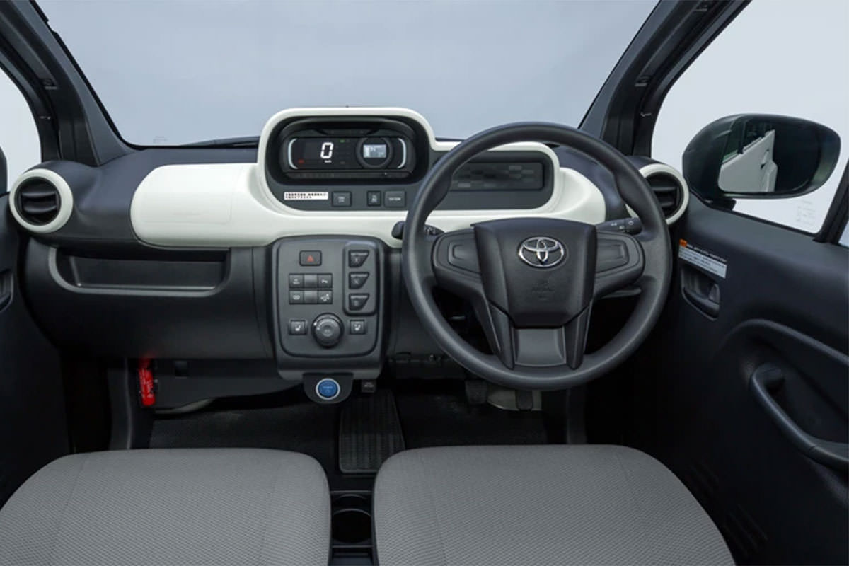 نمای کابین خودروی الکتریکی تویوتا سی پلاس پاد / Toyota C+pod Electric Car