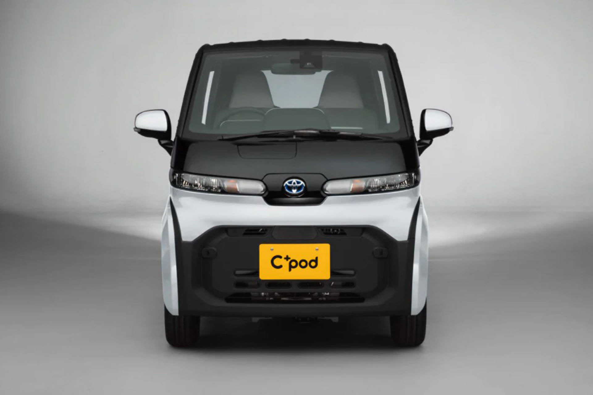 نمای جلو خودروی الکتریکی تویوتا سی پلاس پاد / Toyota C+pod Electric Car
