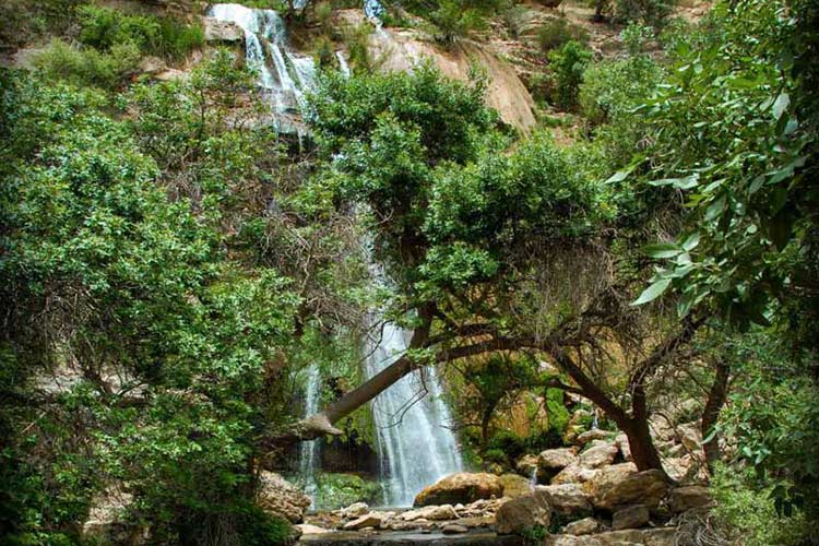 آبشار تنگ تامرادی؛ میدان جنگ آریوبرزن و اسکندر مقدونی