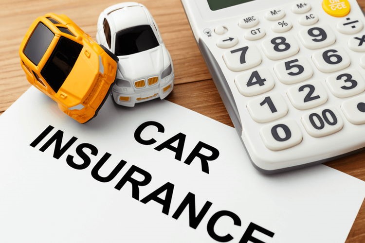 بیمی‌لایک چه خدماتی در خرید بیمه شخص ثالث و بدنه خودرو ارائه می‌کند؟