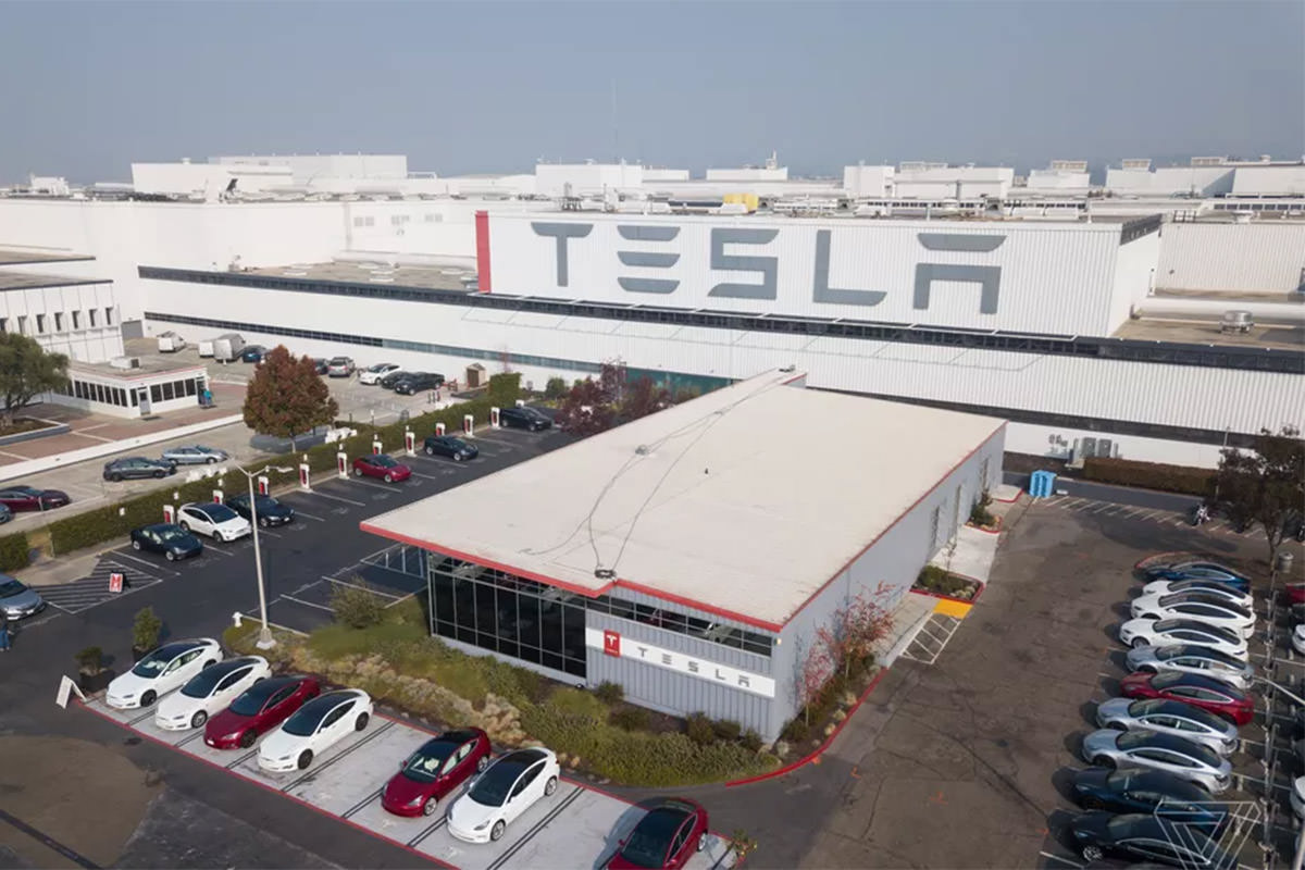 تسلا تولید خودروی الکتریکی در کالیفرنیا را از سر گرفت