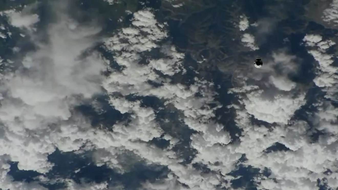نمای کرو دراگون از ایستگاه فضایی بین المللی